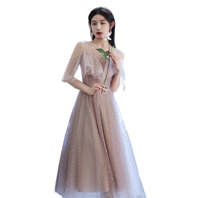 kudapy เดรสยาวราตรีไปงานสีครีมอมชมพู เดรสผ้าซาติน แต่งผ้ามุ้ง ทรงสวยมากค่ะ