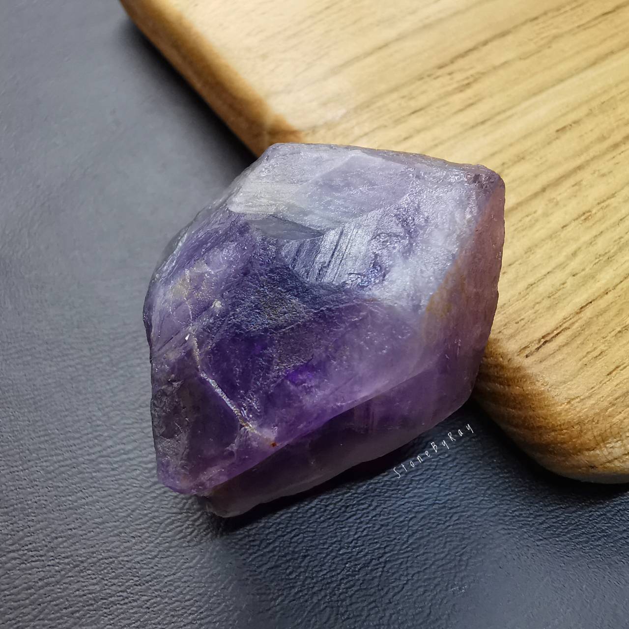 หินอเมทิสต์ผลึกธรรมชาติ Amethyst