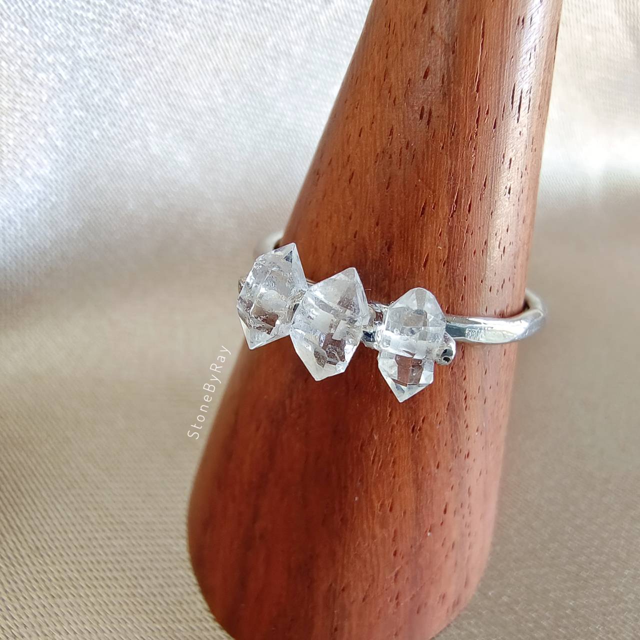 แหวนหินเฮอร์คิเมอร์ไดม่อน Herkimer Diamond