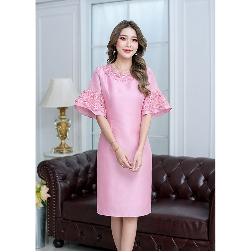 kudapy เดรสผ้าไหมแขนกระดิ่ง-ชมพูม่วง/สีชมพูอ่อน ช่วงแขนเป็นงานแขนบานทรงกระดิ่งใส่จริงสวยหรู แต่งปลายแขนเป็นผ้า 2 ชิ้น ด้านในเป็นผ้าไหม ด้านนอกเป็นผ้าลายเชิงลูกไม้ผสมกลิตเตอร์