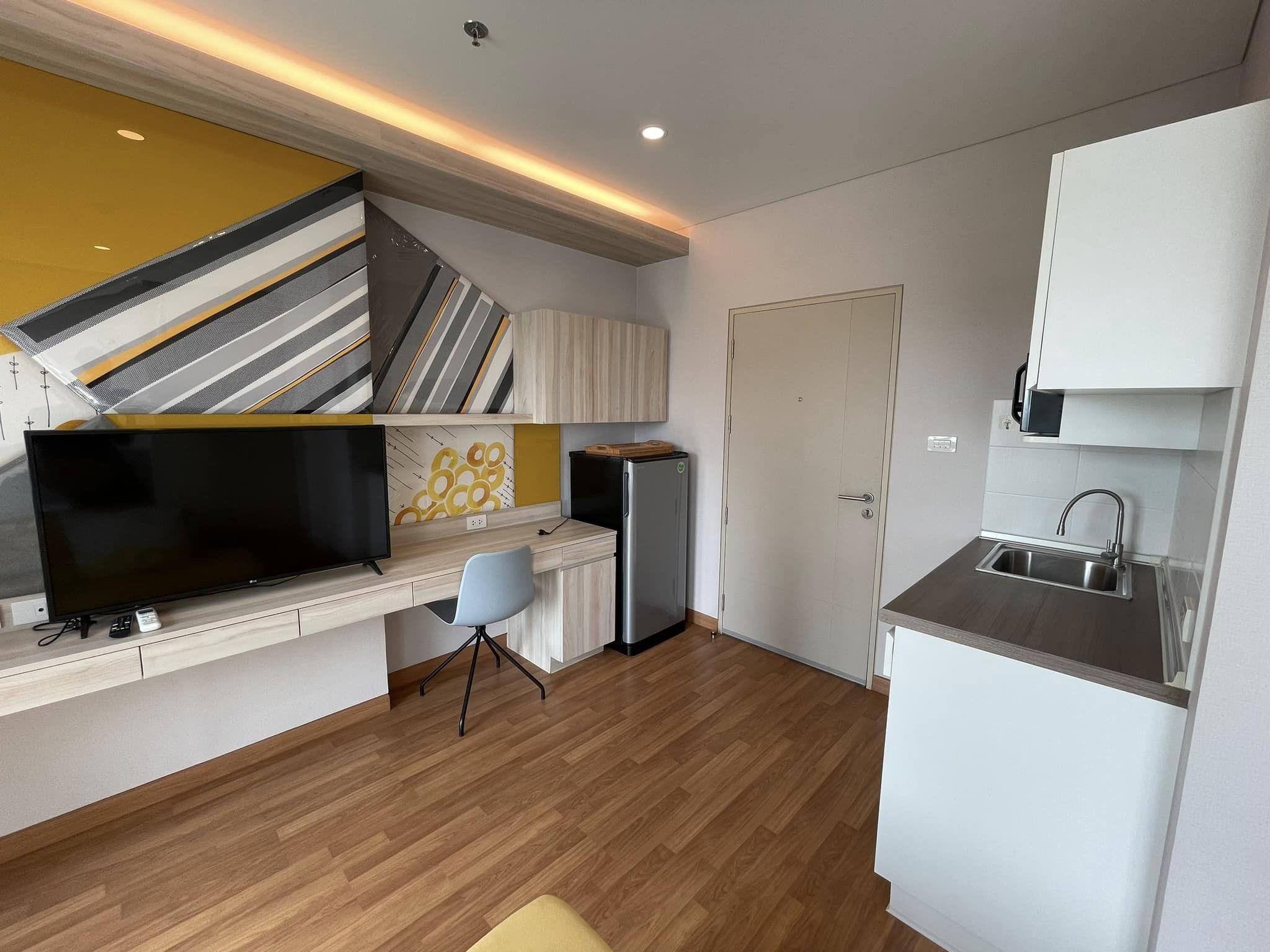 สนใจชมห้องติดต่อได้เลย Line ID: Smile-easy ปล่อยเช่าคอนโด Lumpini Park Vibhavadi-Chatuchak (ลุมพินี พาร์ค วิภาวดี-จตุจักร) - Studio 1ห้องน้ำ - ใกล้ MRT จตุจักร BTS หมอซิต - ขนาดห้อง 24.5 ตรม. ชั้น 9