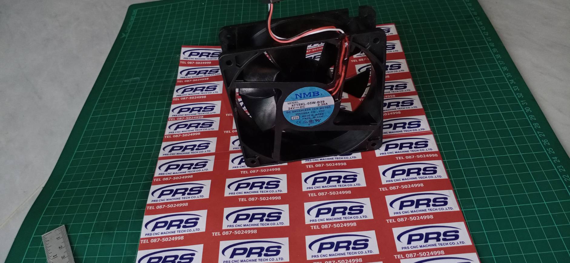 NMB 4715KL-05W-B39 Black plug