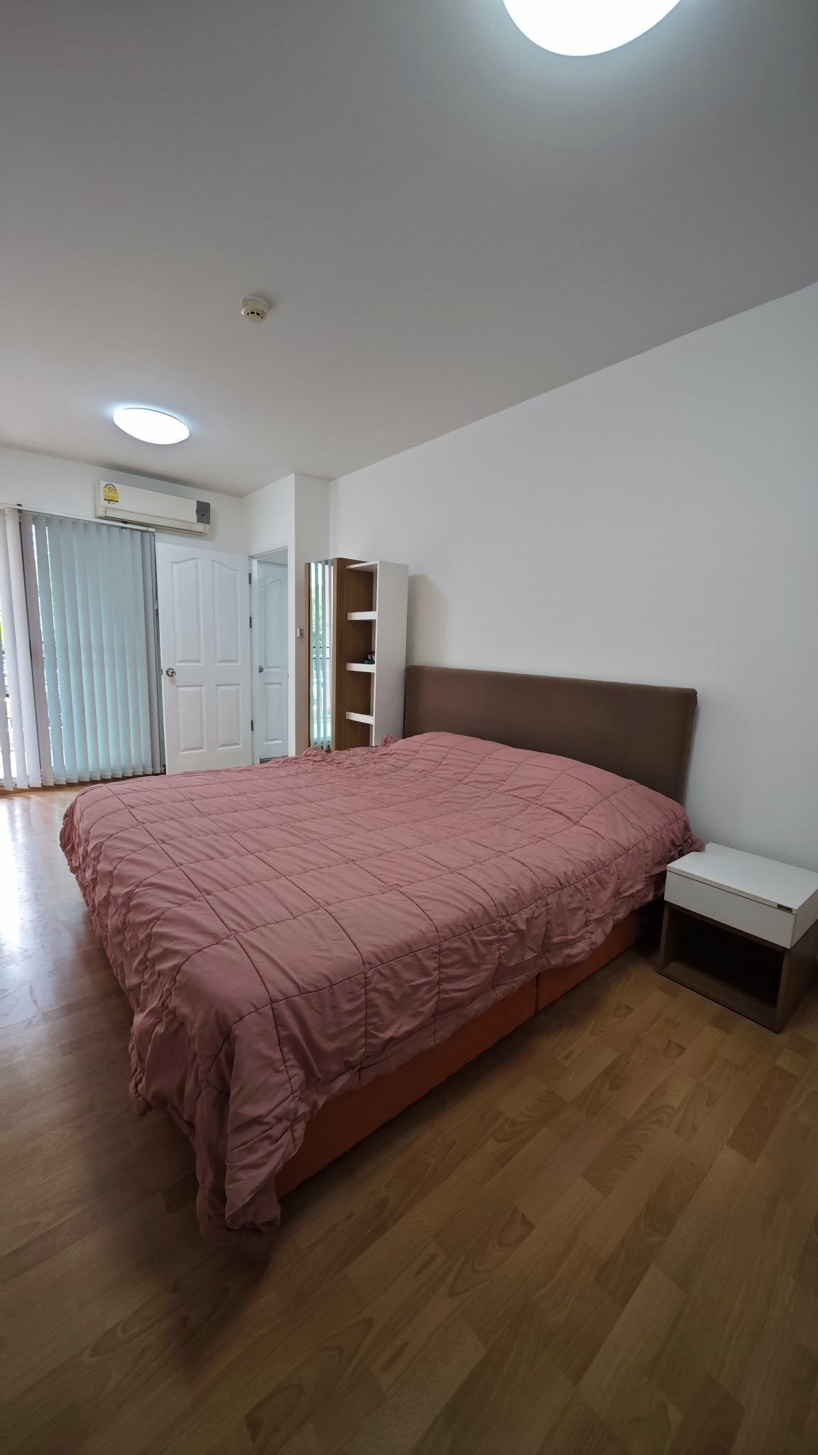 คอนโด Supalai City Resort Ratchada-Huaykwang (ศุภาลัย ซิตี้ รีสอร์ท รัชดา-ห้วยขวาง) Low Rise โซนพื้นที่ MRTห้วยขวาง ให้เช่าห้องแบบ 1ห้องนอน 1ห้องน้ำ 1ครัวปิด ขนาดห้อง 46 ตรม. ชั้น 2 ตึก4