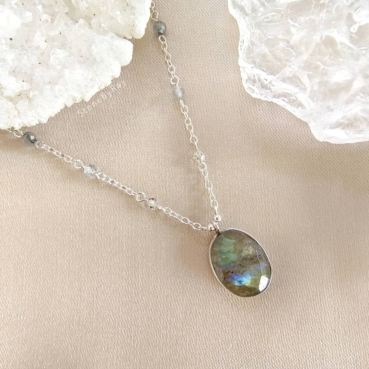 สร้อยคอเงินจี้หินลาบราโดไลท์ Labradorite