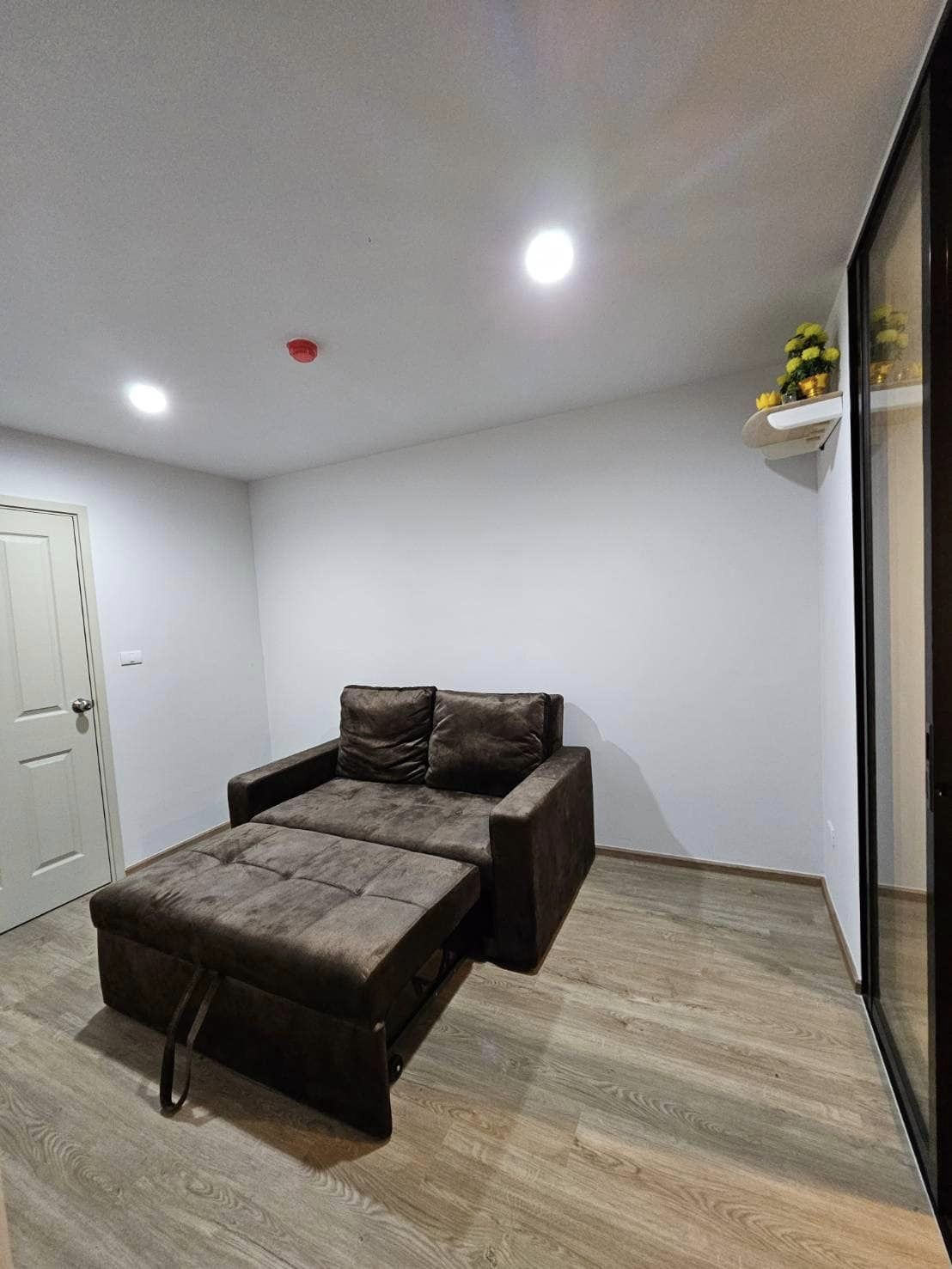 สนใจชมห้องติดต่อได้เลย Line ID: Smile-easy ปล่อยเช่าคอนโด HI Chaengwattana 19 (ไฮ แจ้งวัฒนะ 19) - 1ห้องนอน 1ห้องน้ำ 1ห้องนั่งเล่น - ใกล้ MRT แจ้งวัฒนะ-ปากเกร็ด 28 - ขนาดห้อง 28 ตรม. ชั้น 8 ตึก B