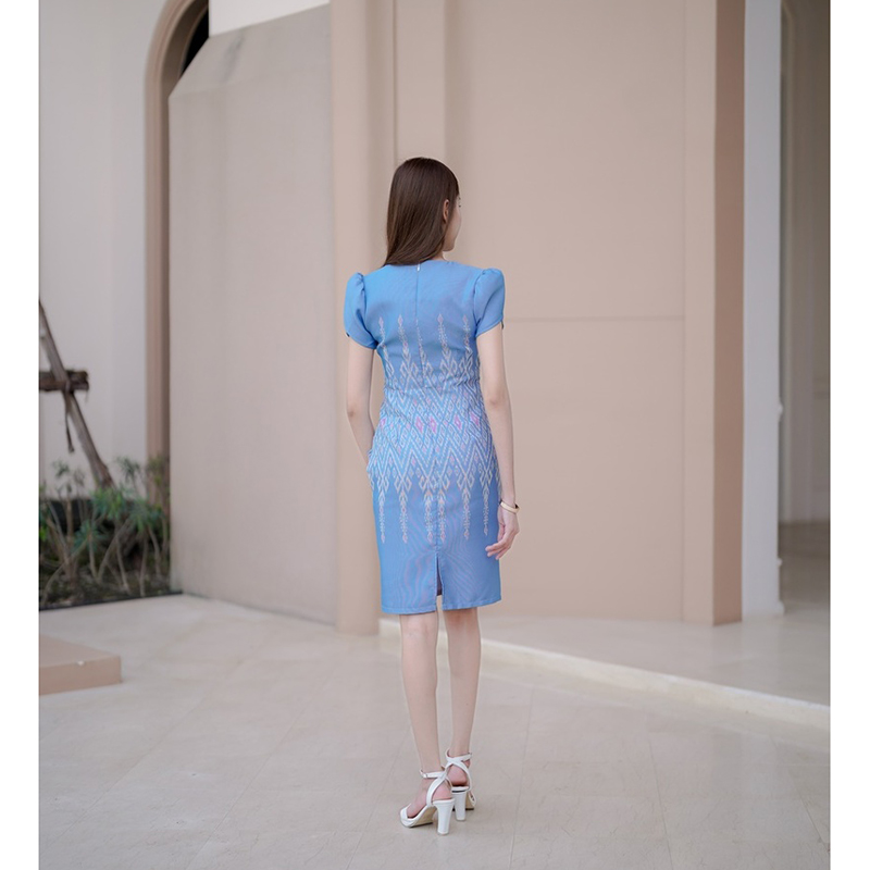 kudapy เดรสสั้นสีฟ้า/สีเขียว/สีชมพู ผ้าทอลายสวยๆ คอหัวใจ แขนกลีบบัว แต่งกระดุมปั๊มทรงสอบ สวยปังสุดๆ