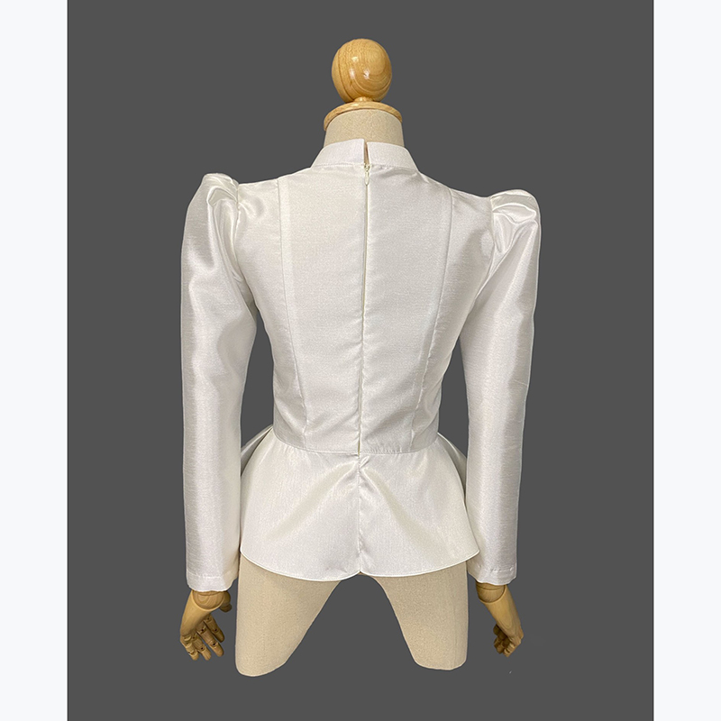 kudapy ชุดบรมพิมานประยุกต์ ตัวเสื้อเป็นแขนยาวคลุมถึงข้อมือ จีบไหล่ยกตั้งขึ้น