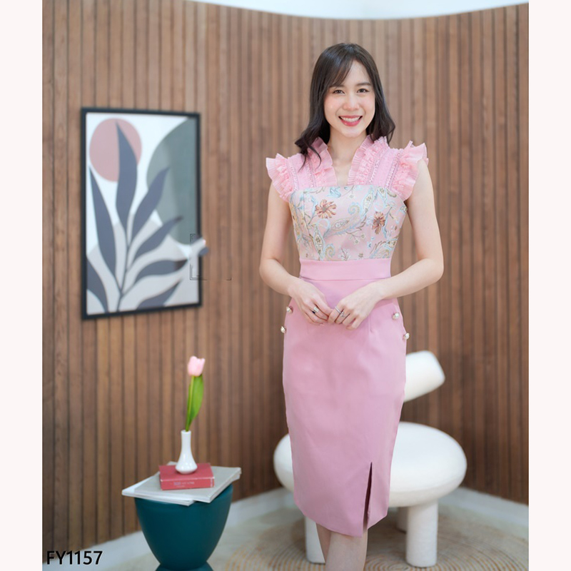 kudapy เดรสสั้นสีน้ำตาล/สีชมพู แขนกุดอกปักลายแต่งกระดุม