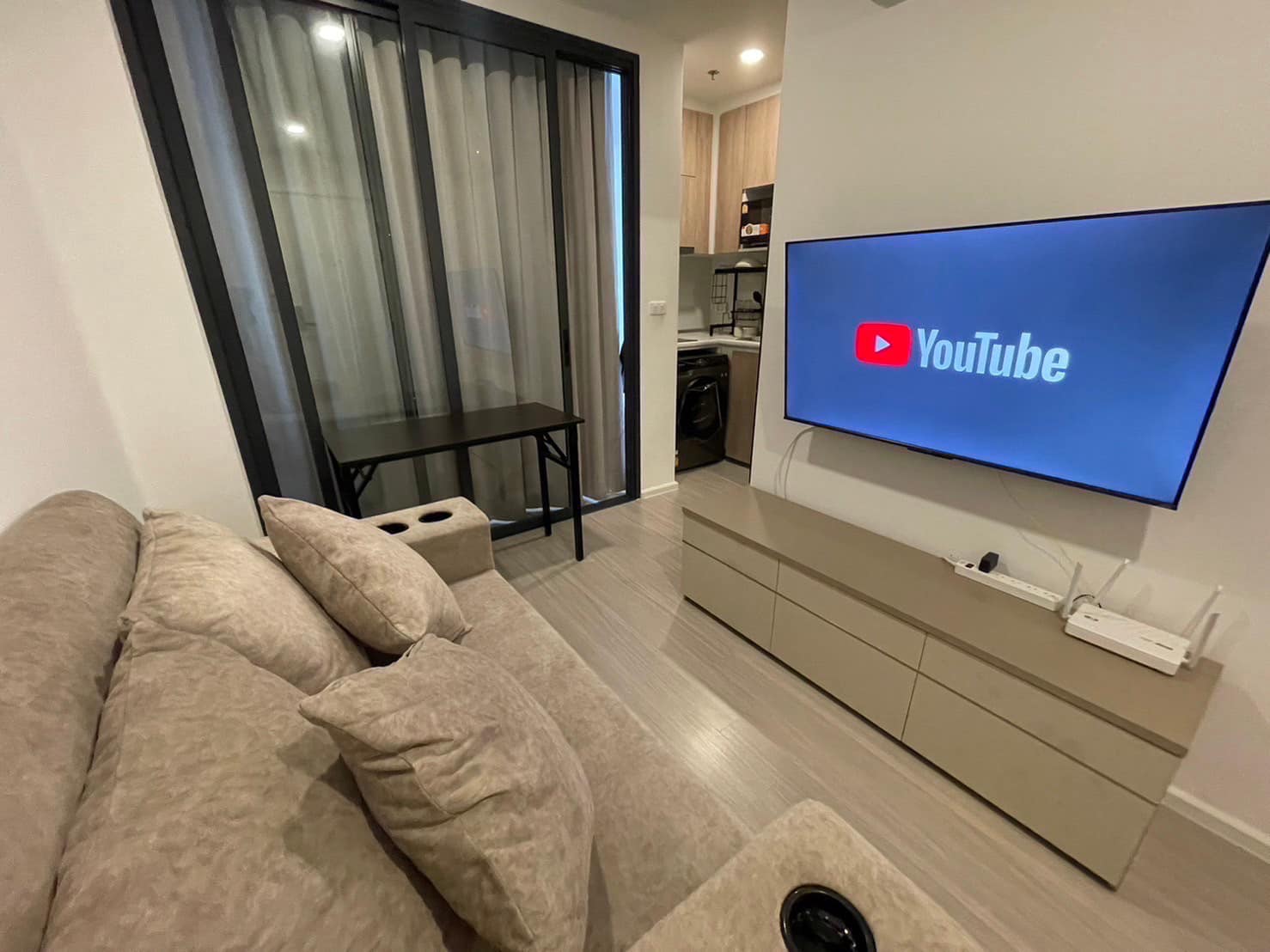 ปล่อยเช่าคอนโด Denim Jatujak (เดนิม จตุจักร) - 1ห้องนอน 1ห้องน้ำ 1ห้องนั่งเล่น - ใกล้ BTS หมอชิต MRT จตุจักร - ขนาดห้อง 27.7 ตรม. ชั้น 5 ตึก A