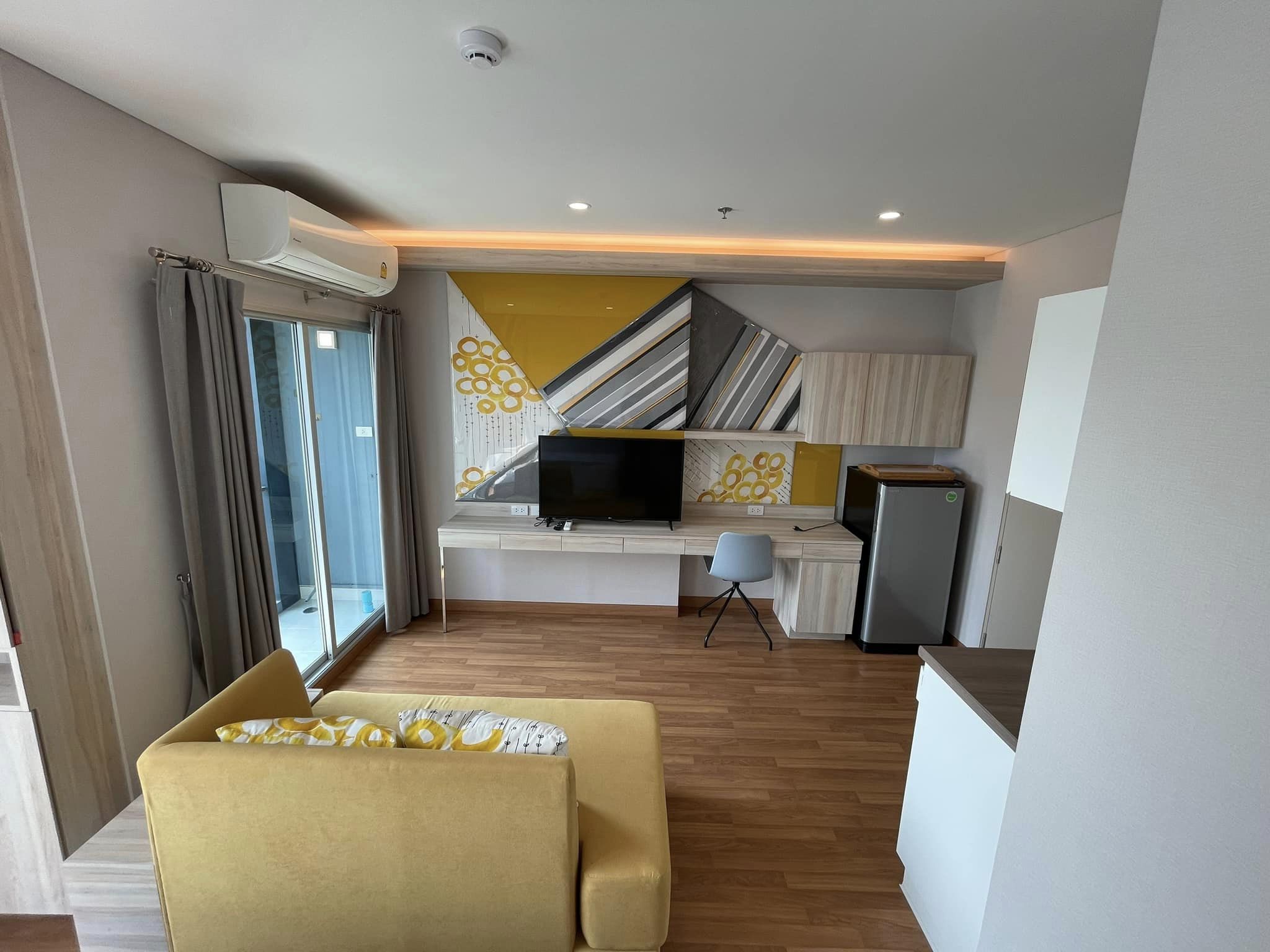 สนใจชมห้องติดต่อได้เลย Line ID: Smile-easy ปล่อยเช่าคอนโด Lumpini Park Vibhavadi-Chatuchak (ลุมพินี พาร์ค วิภาวดี-จตุจักร) - Studio 1ห้องน้ำ - ใกล้ MRT จตุจักร BTS หมอซิต - ขนาดห้อง 24.5 ตรม. ชั้น 9