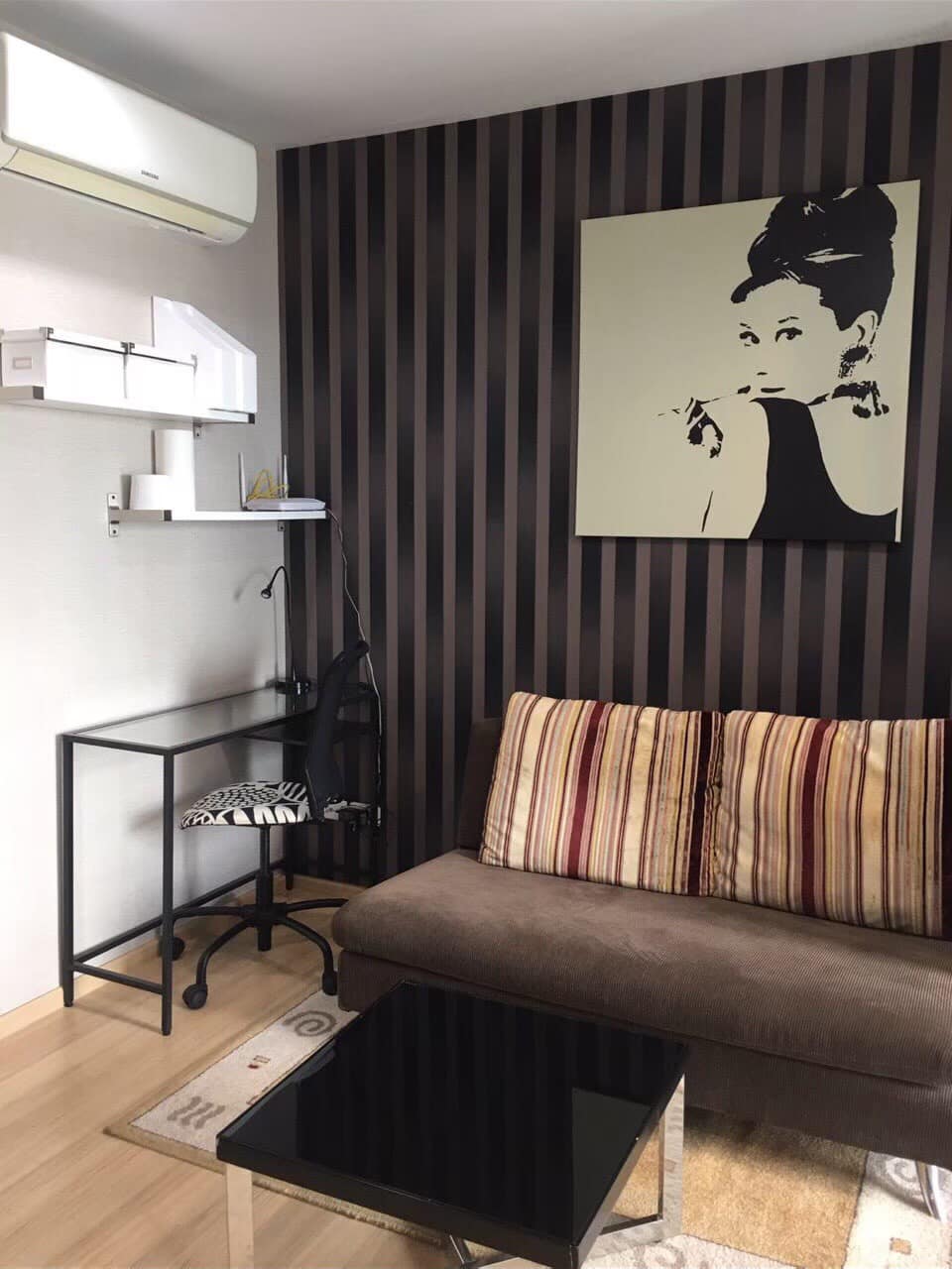 ให้เช่าห้องใหม่ตกแต่งครบพร้อมเข้าอยู่สอบถามแอด Line ID : Smile-easy ที่ The Base Rama 9 - Ramkhamhaeng