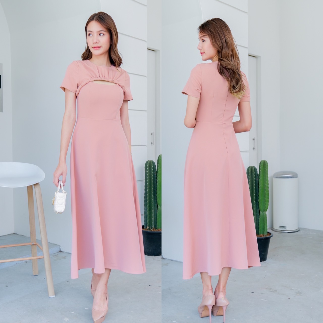 kudapy Midi dress คอกลม แขนสั้น จีบเกลียวอก คัตติ้ง เอวสูง กระโปรงบาน