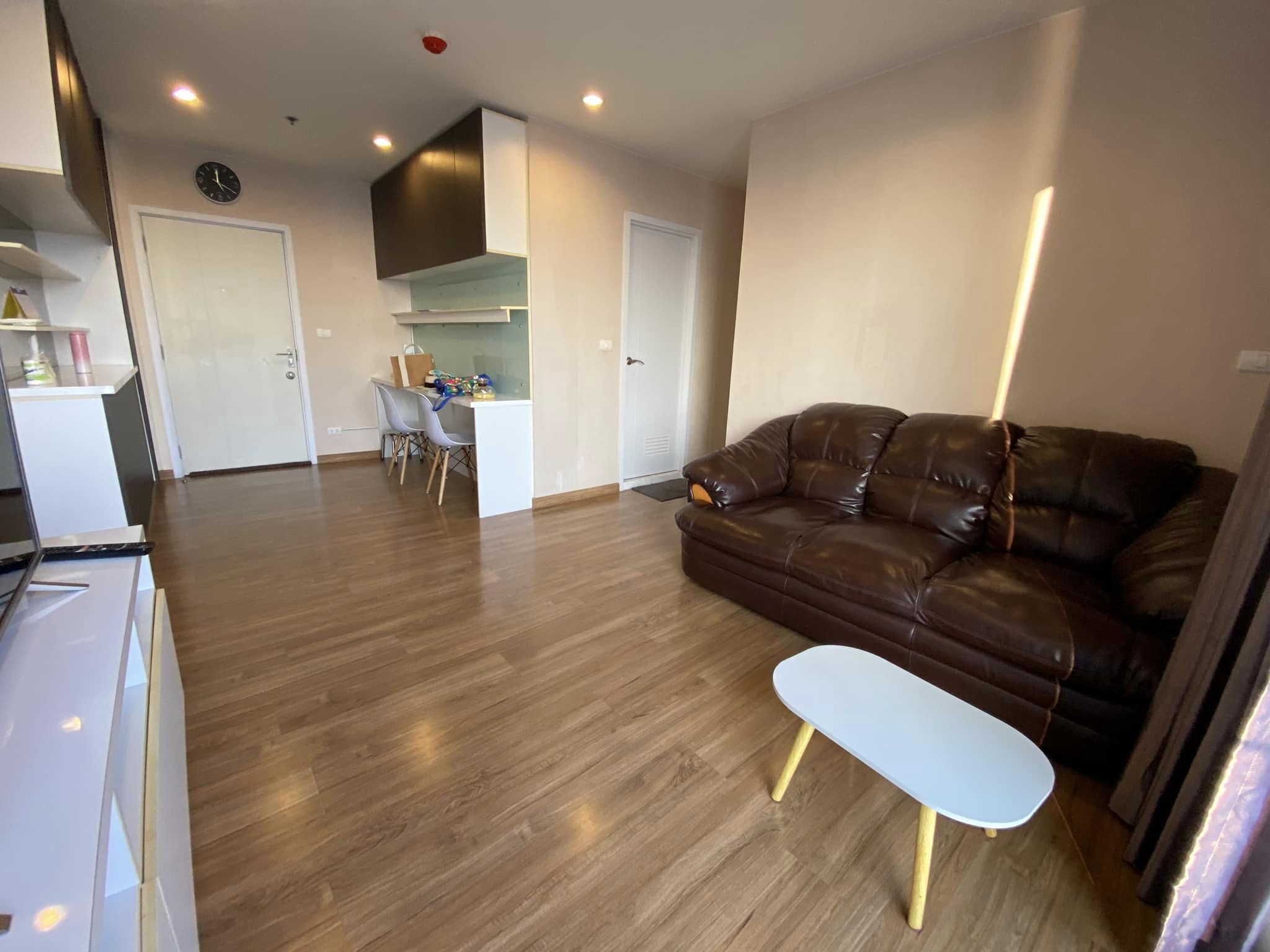 ปล่อยเช่าคอนโด The Tree Interchange (เดอะ ทรี อินเตอร์เชนจ์) - วิวแม่น้ำ 2ห้องนอน 2ห้องน้ำ 1ห้องนั่งเล่น - ใกล้ MRT เตาปูน บางโพ - ขนาดห้อง 58 ตรม+ที่จอด 12 ตรม รวม 70 ตรม ชั้น 37 ตึก A