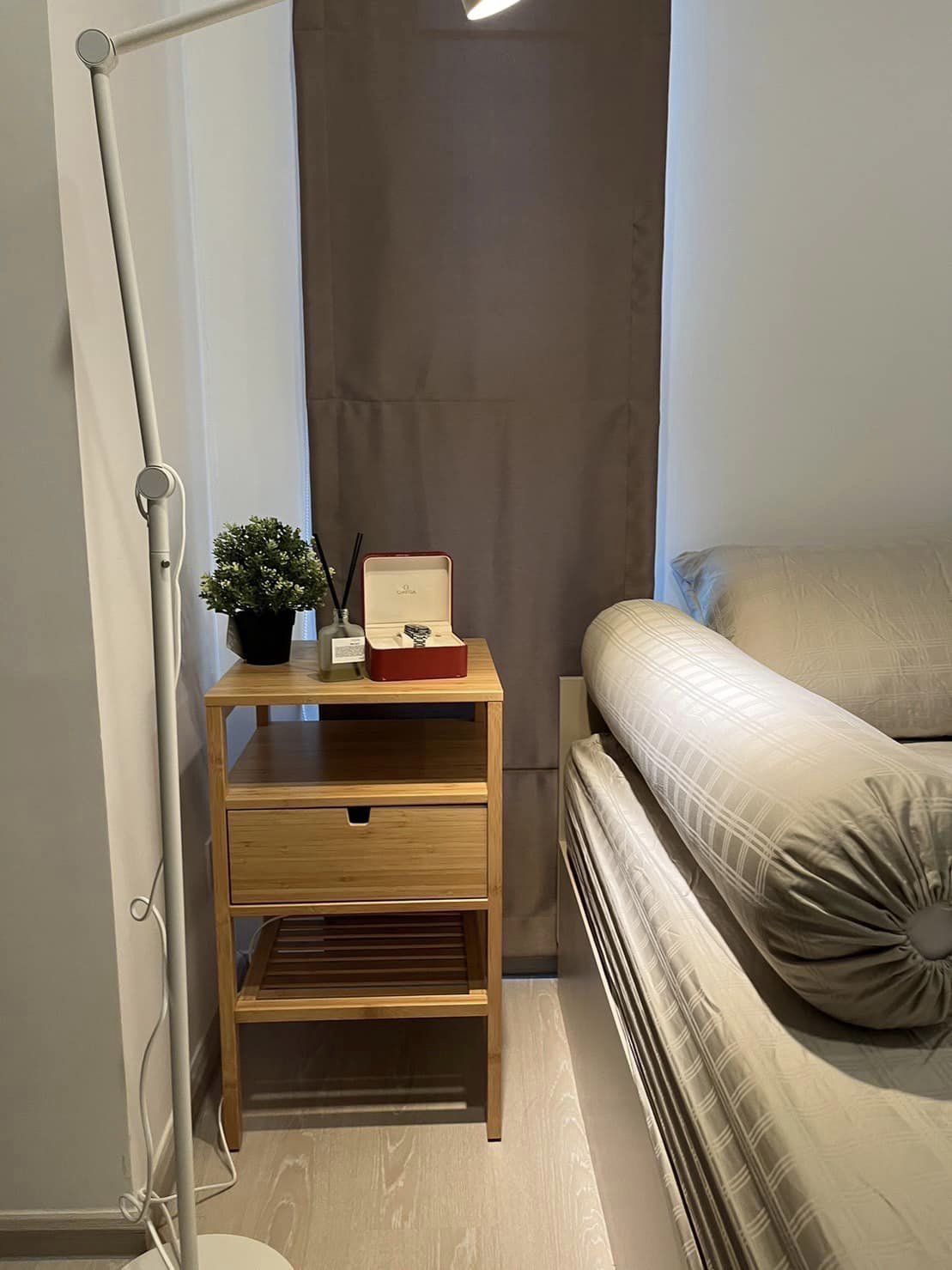 ห้องสวยน่าอยู่ถูกใจแน่นอน ไนท์บริดจ์ พหลโยธิน อินเตอร์เชนจ์ ให้เช่าตกแต่งครบมีเครื่องซักผ้า