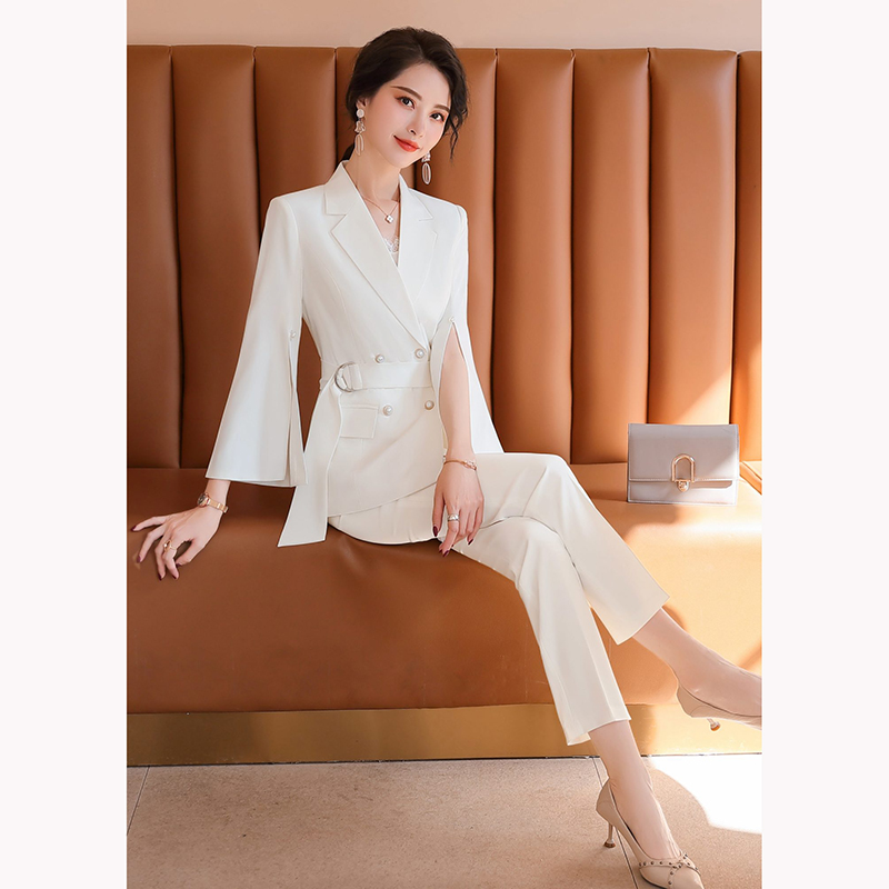 kudapy ชุดสูททำงานผู้หญิงสีพีช/สีขาว/สีดำ กระดุมมุกพร้อมกางเกง เสื้อจะเป็นทรงปล่อยมีเข็มขัดผ้ารัดเป็นปกป้าน