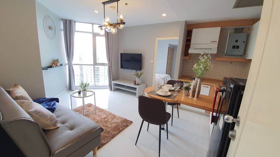 สนใจชมห้องติดต่อได้เลย Line ID: Smile-easy ปล่อยเช่าคอนโด Lumpini Place Water Cliff (ลุมพินี เพลส วอเตอร์คลิฟ) - 1ห้องนอน 1ห้องน้ำ 1ห้องนั่งเล่น - ใกล้ เซ็นทรัลพระราม 3 - ขนาดห้อง 32 ตรม. ชั้น 22