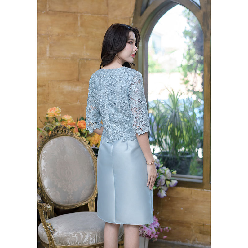 kudapy เดรสสั้นสีชมพู/สีฟ้า ผ้าไหมคลุมลุกไม้แขนศอก เนื้อผ้าทอลายแน่นๆ เป็นลูกไม้เงาปักเลื่อมเป็นเลื่อมใส่เม็ดเล็กมาก