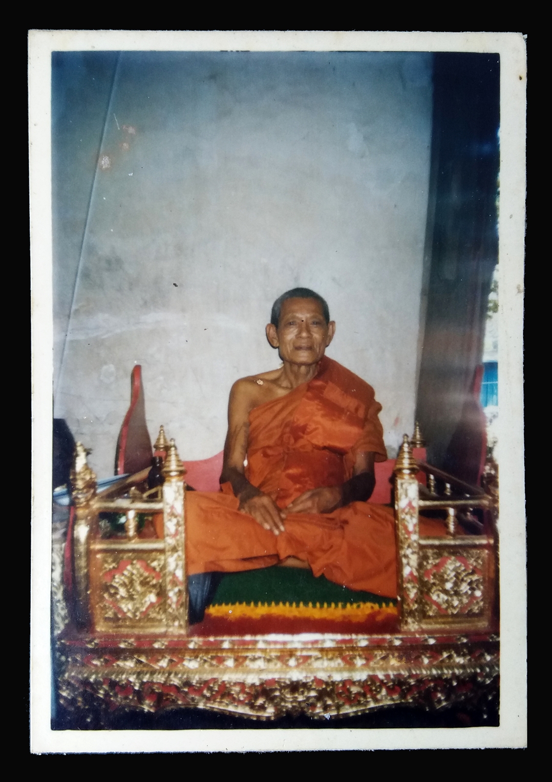 รูปถ่ายนั่งธรรมมาศ หลวงพ่อยิด วัดหนองจอก จ.ประจวบ