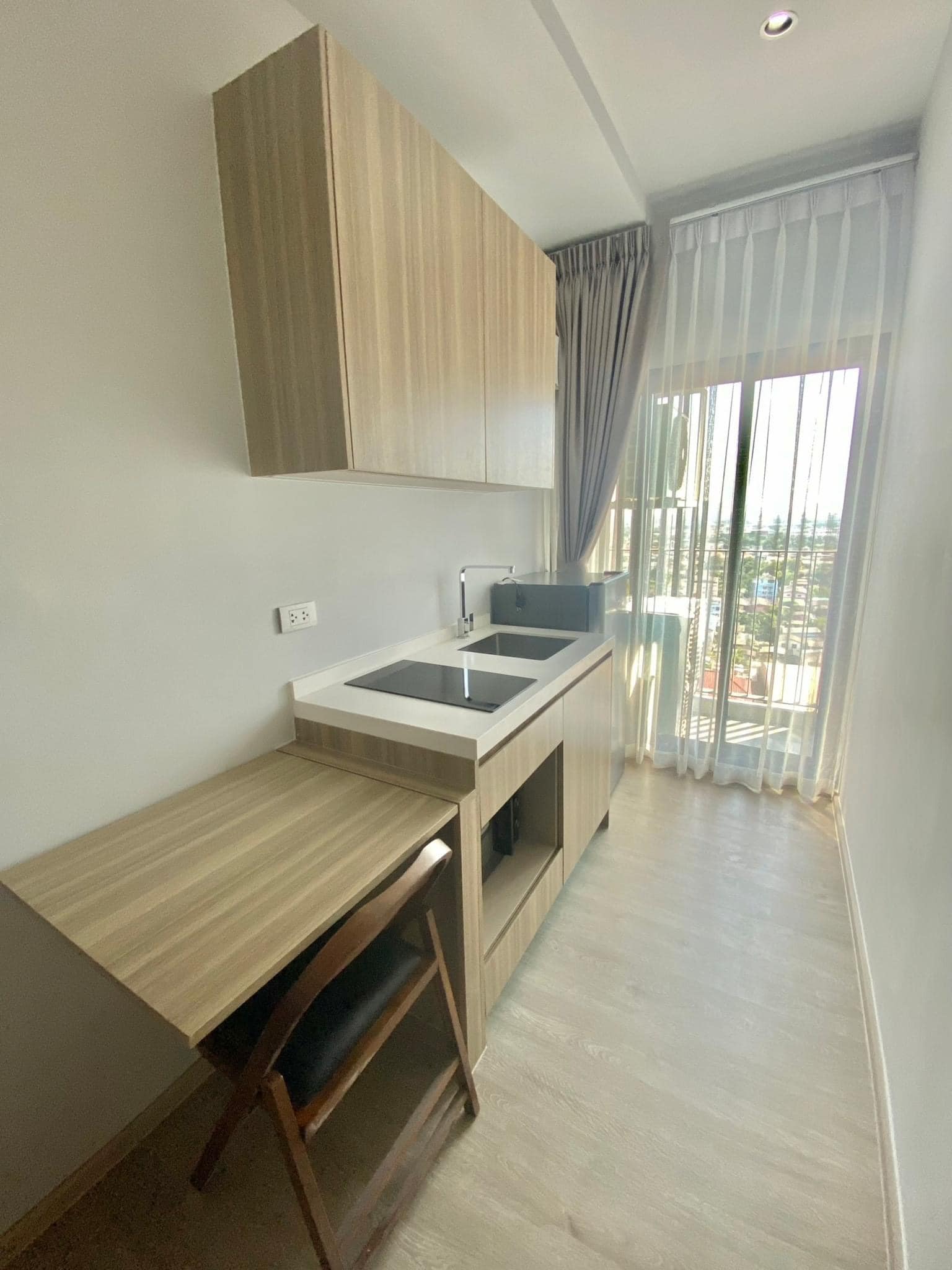 ปล่อยเช่าคอนโด Altitude Unicorn Sathorn-Tha Phra (อัลติจูด ยูนิคอร์น สาทร-ท่าพระ) - มีเครื่องซักผ้าทำเลดีใกล้ เดอะมอลล์ท่าพระ - การเดินทาง: ใกล้รถไฟฟ้า BTS ตลาดพลู