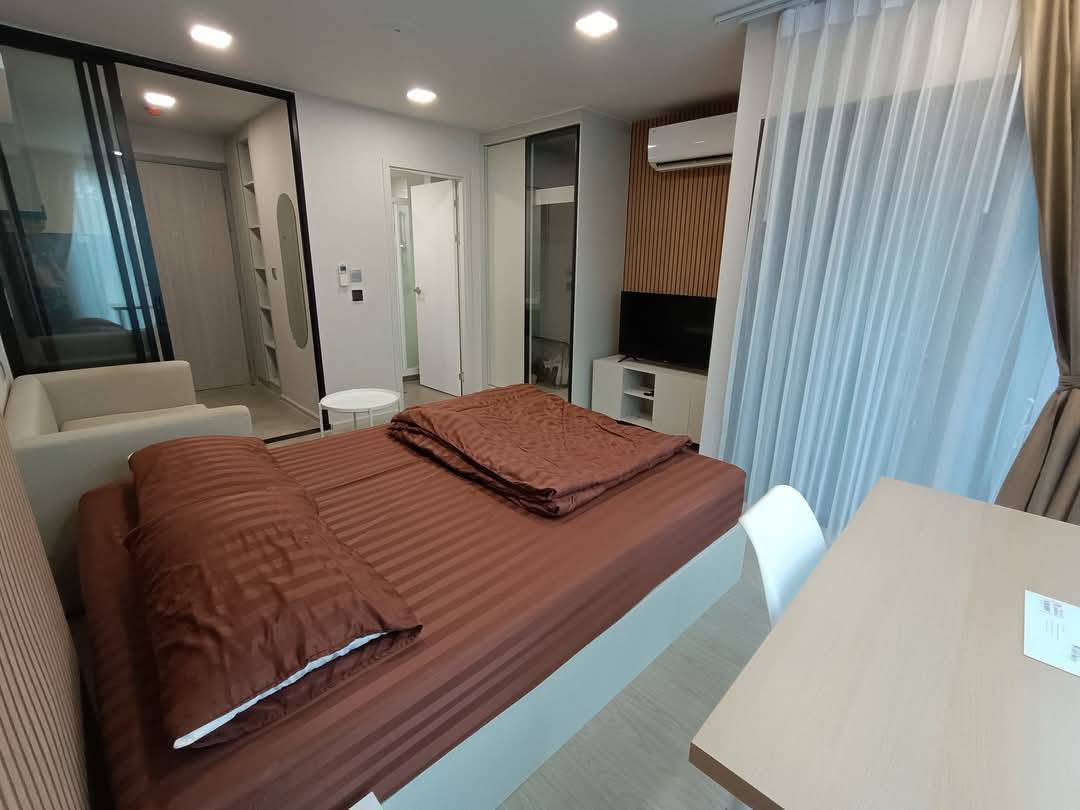 โซนพื้นที่ MRT ศรีนุช สายสีเหลือง ให้เช่าห้องแบบ Studio 1ห้องน้ำ คอนโด Atmoz Oasis Onnut (แอทโมซ โอเอซิส อ่อนนุช) Low Rise ขนาดห้อง 25 ตรม. ชั้น ตึก E