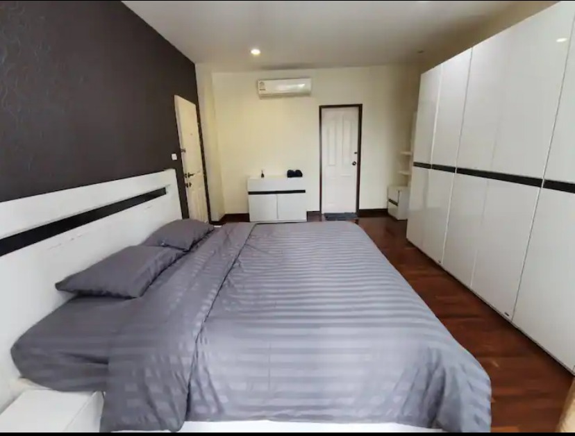 ให้เช่าห้องแบบ 2ห้องนอน 1ห้องน้ำ โซนพื้นที่ MRT พระราม 9 คอนโด PG Rama 9 (พีจี พระราม 9) High Rise ขนาดห้อง 60 ตรม. ชั้น 14 ตึก B