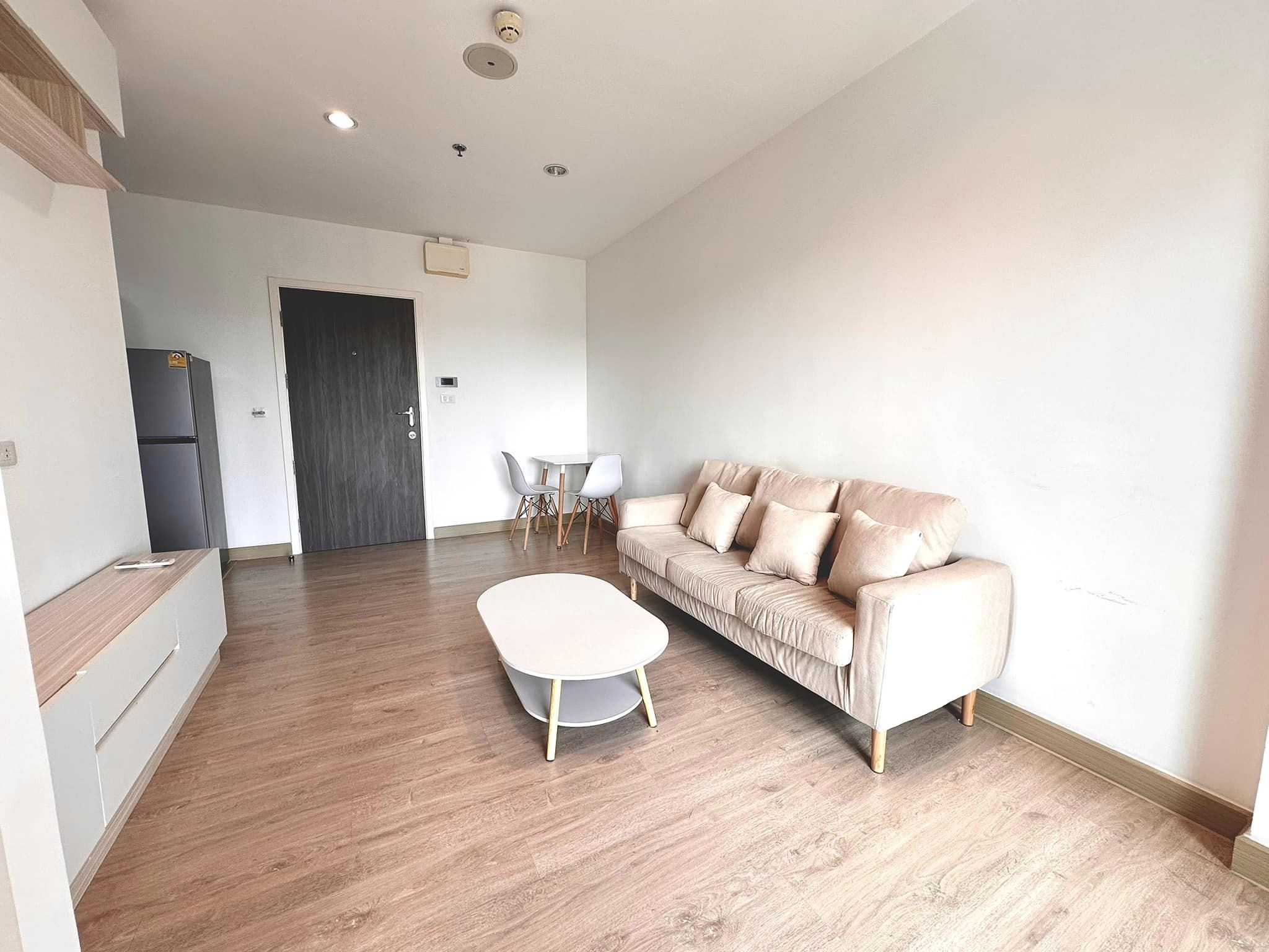 ปล่อยเช่าคอนโด Thana Astoria Pinklao (ธนา แอสโทเรีย ปิ่นเกล้า) - 1ห้องนอน 1ห้องน้ำ 1ห้องนั่งเล่น - ใกล้ MRT บางยี่ขั้น - ขนาดห้อง 34.5 ตรม. ชั้น 23