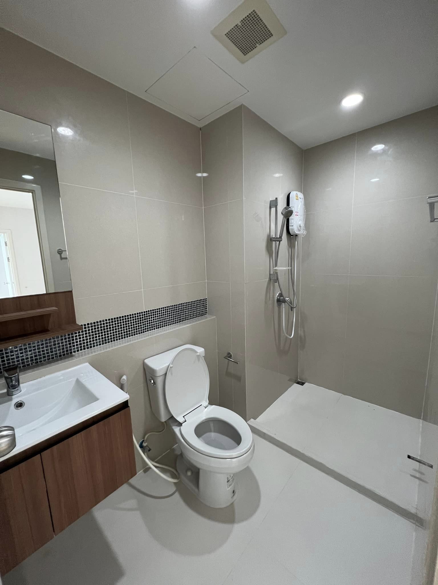 ปล่อยเช่าหรือขายคอนโด Fuse Sense Bangkae (ฟิวส์ เซนเซ่ บางแค) - 2ห้องนอนเฟอร์เครื่องใช้ไฟฟ้าครบครั้น - ใกล้ MRT หลักสอง/รพ. เกษมราษฎร์ บางแค/ เดอะมอลล์ไลฟ์สโตร์ บางแค