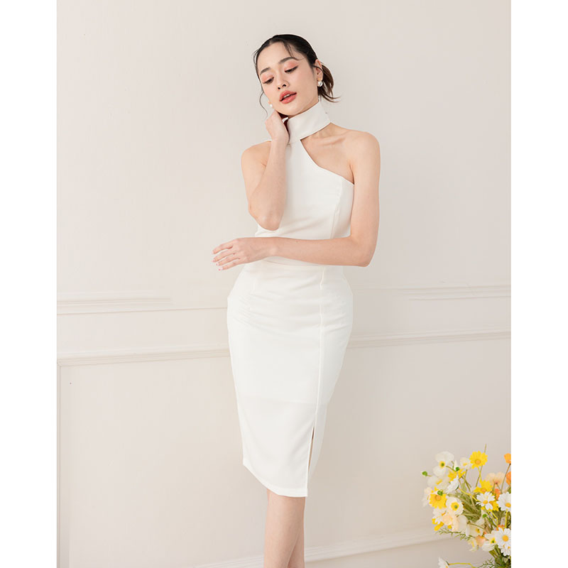 kudapy เดรสสั้นสีน้ำตาลอิฐ/สีเขียว/สีกรม/สีขาว เดรสเปิดไหล่ใส่ออกงาน เฟี้ยสๆ เรียบ หรู ดูแพง