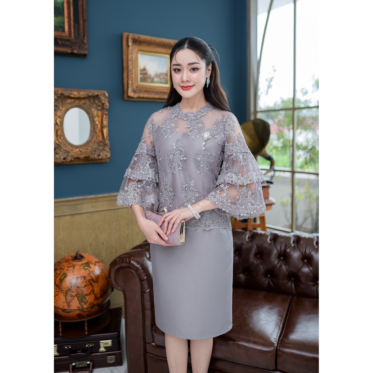 kudapy เดรสสั้นสีเทา/สีชมพู ผ้าไหมลูกไม้ ตัวเสื้อเป็นผ้าลูกไม้คอร์ดฝรั่งเศส ดีไซน์แขนได้สวยหรูหรา