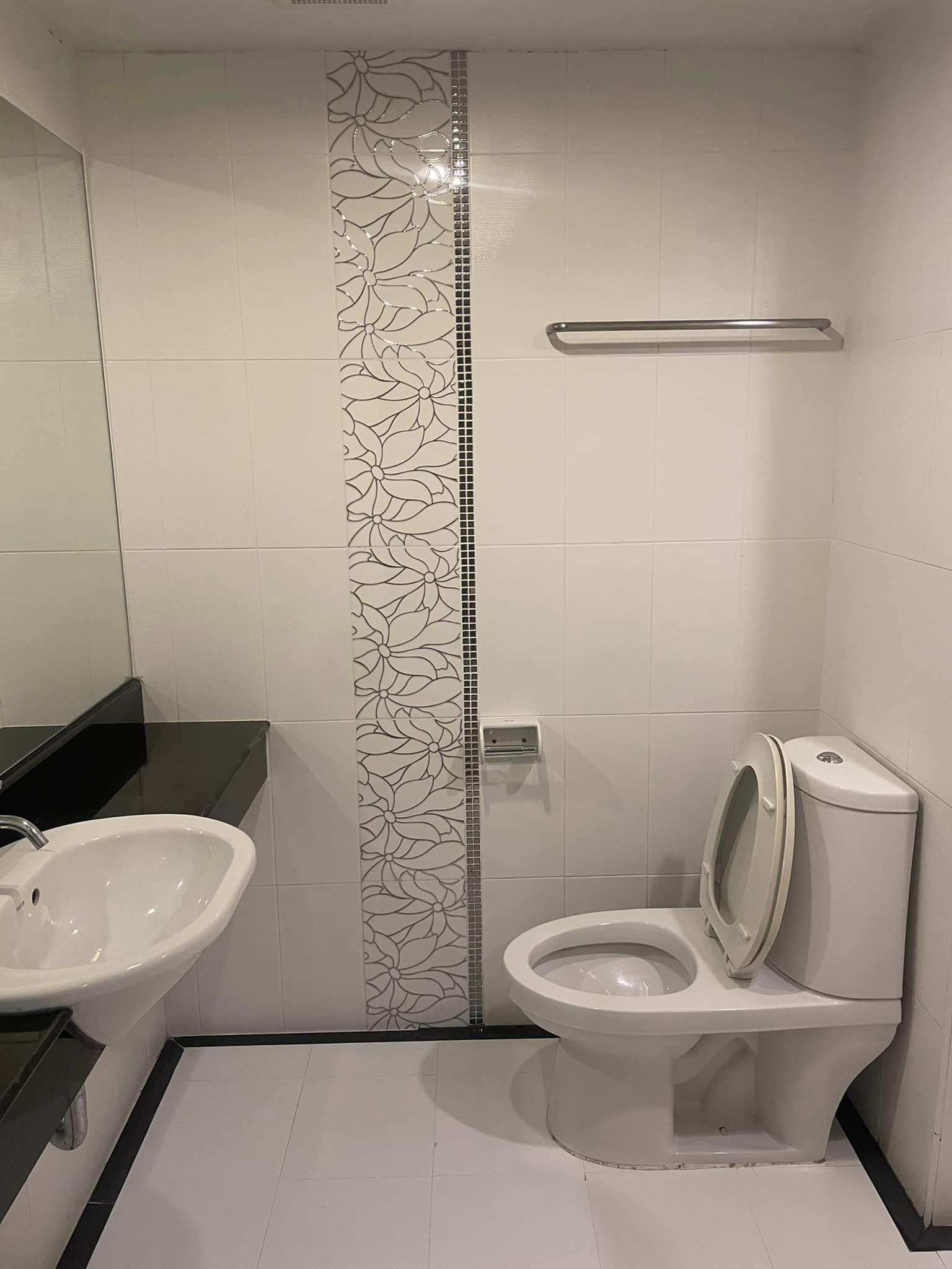 ปล่อยเช่าคอนโด Aliss Tiwanon (เอลิส ติวานนท์) - ใกล้กระทรวงสาธารณสุข เฟอร์เครื่องใช้ไฟฟ้าครบครั้น - การเดินทาง: MRT กระทรวงสาธารณะสุข