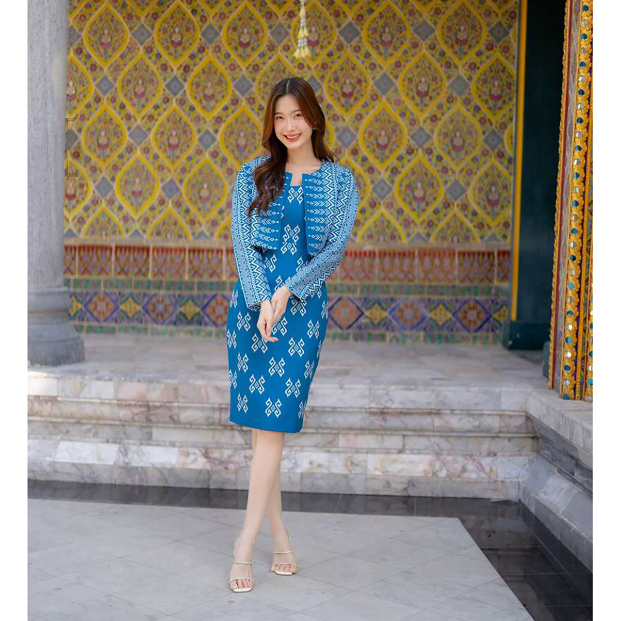 kudapy ชุดเซ็ทสีฟ้า เดรสแขนกุด+เสื้อคลุมแขนยาวลายไทย ใส่ออกงาน