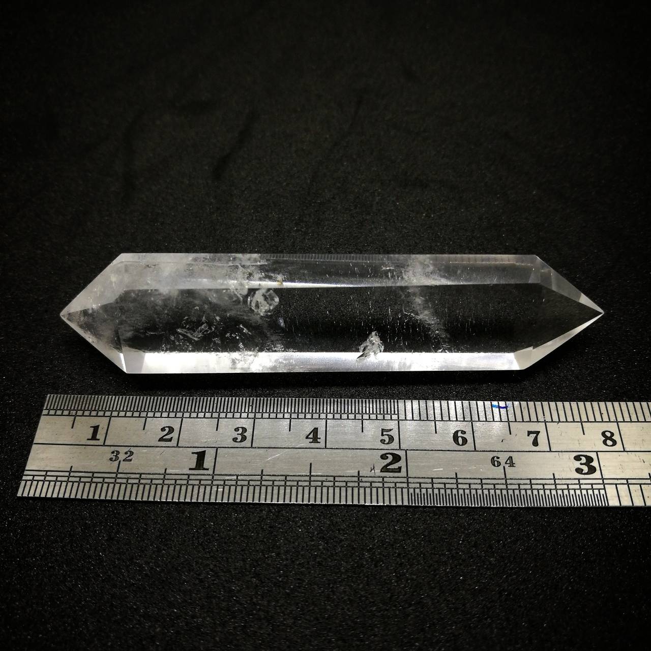 Crystal Quartz (คริสตัลควอตซ์)