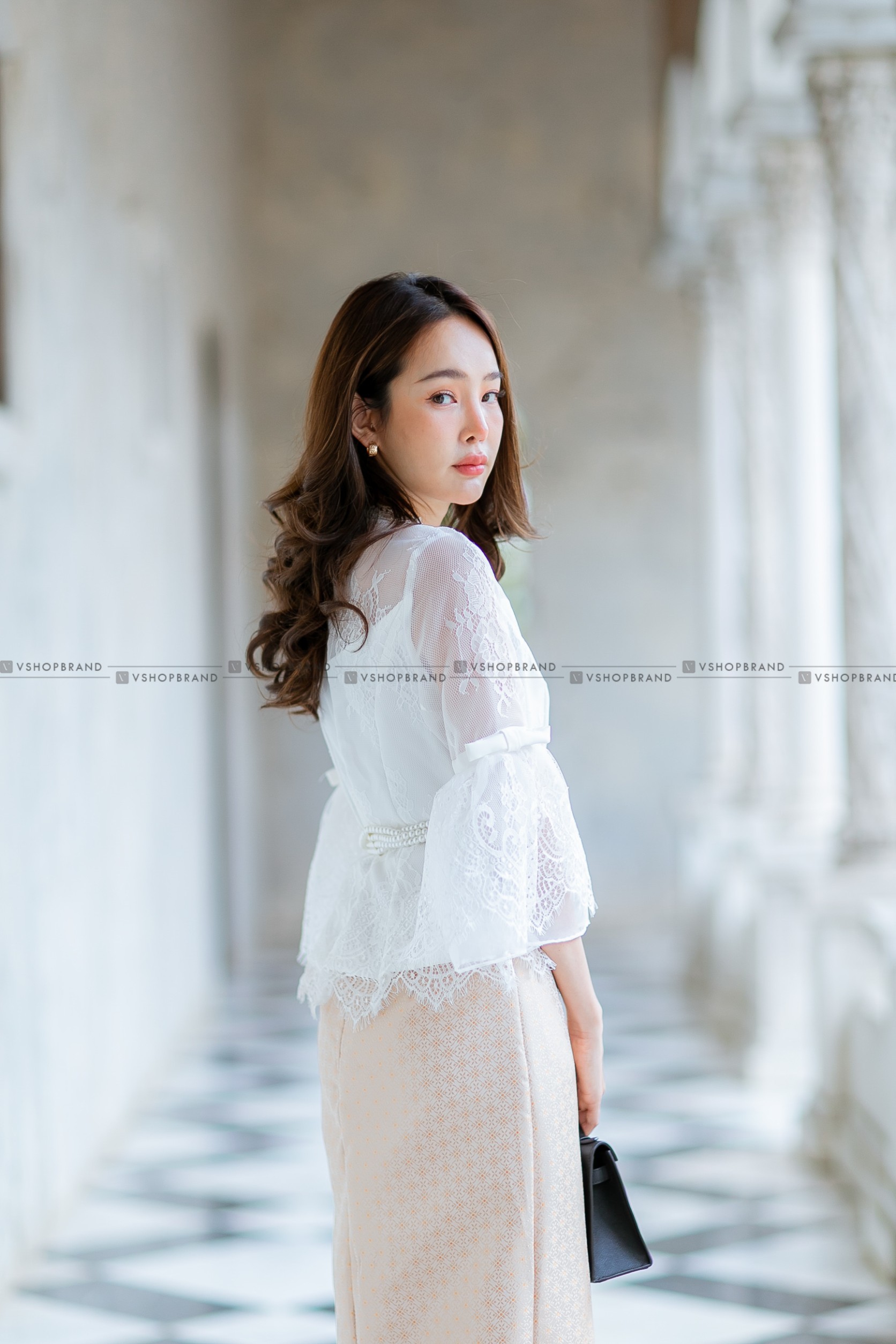 kudapy เซ็ตเสื้อ+ผ้าถุงพิมพ์ลาย สีทอง/สีขาวครีม แขนกระดิ่ง ทรงสวย ชุดไปงานแต่ง ชุดไทยประยุกต์