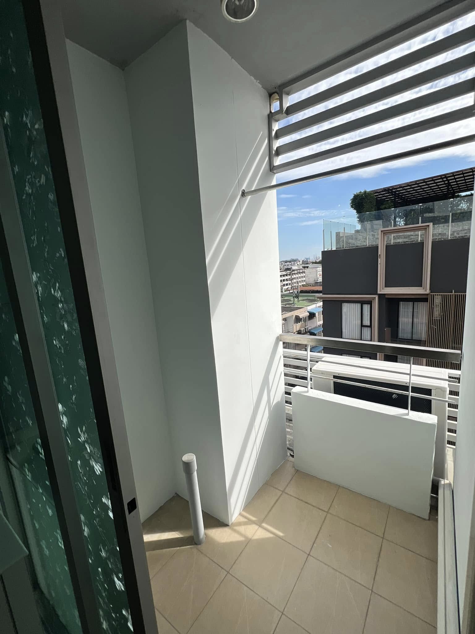 ปล่อยเช่า The Kris Express 2 (เดอะ คริส เอ็กซ์เพรส 2) - โซนพื้นที่ MRT รัชดา Studio 1ห้องน้ำ 1ครัว - ขนาดห้อง 31 ตรม. ชั้น 8 - ให้เช่า 10,000 ต่อเดือน