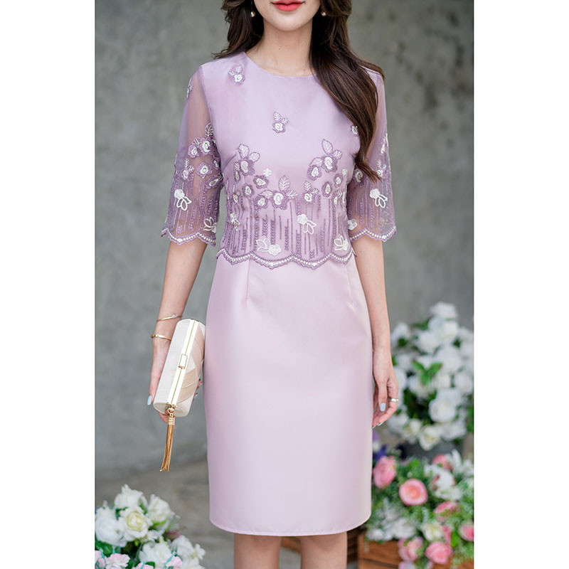 kudapy เดรสสั้นสีกรม/สีม่วงเผือก ผ้าไหมลูกไม้ปักลายเชิงสวยหวาน ดีไซน์เย็บคลุมด้วยเสื้อลูกไม้แขนศอกด้านบน