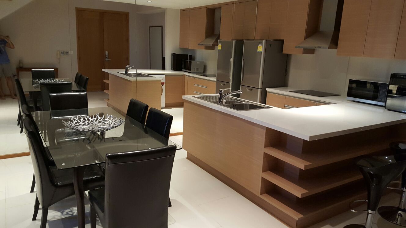 BTS Phrom Pong Condo For rent The Emporio Place (ดิ เอ็มโพริโอ เพลส) Duplex
