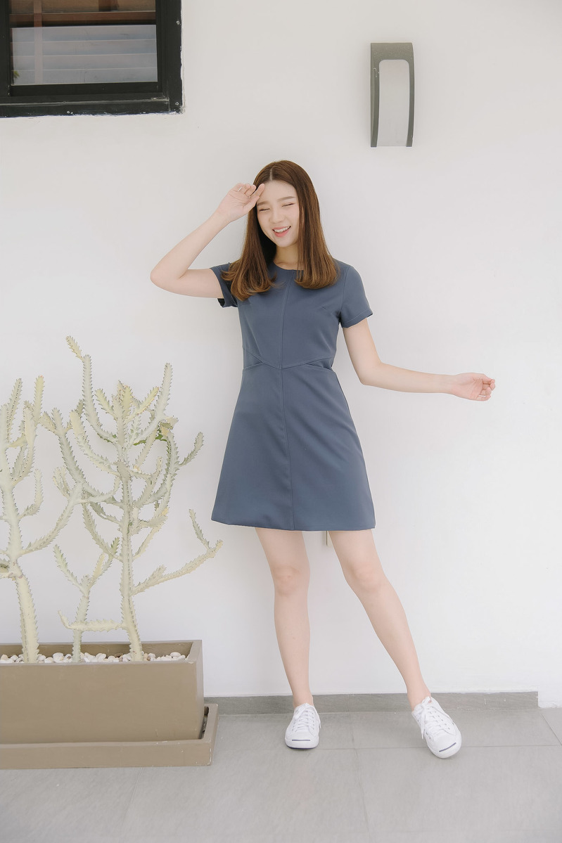 kudapy ชุดเดรสสั้นสีดำ,สีเทา กระเป๋าจริง2ฝั่งด้านข้าง คัทติ้งตัดต่อกลางลำตัวและดีไซน์ซ่อนกระเป๋า