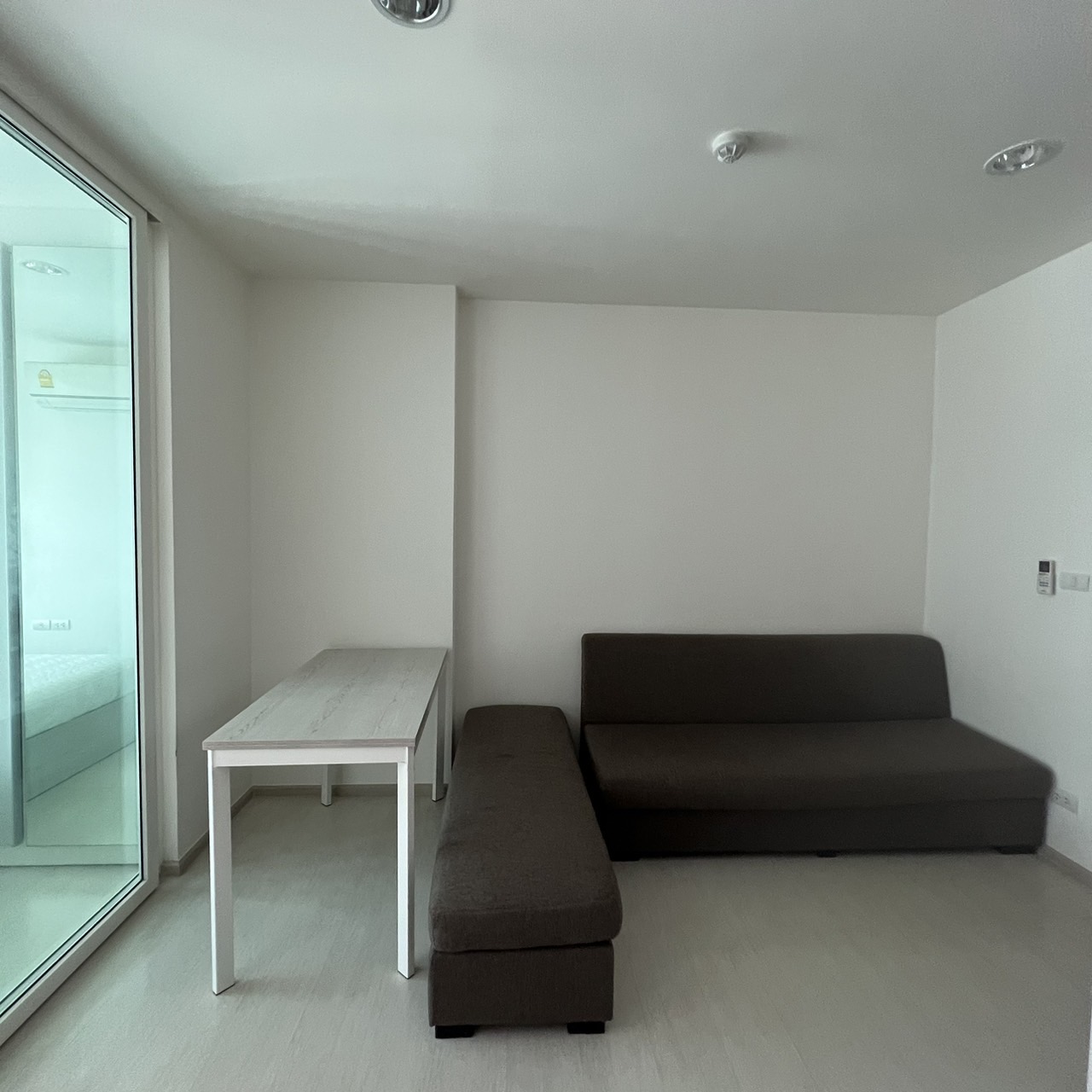 ให้เช่าห้อง 1 Bed Room Plus เครื่องใช้ไฟฟ้าครบ สอบถามแอด Line ID : Smile-easy ที่ Aspire Erawan