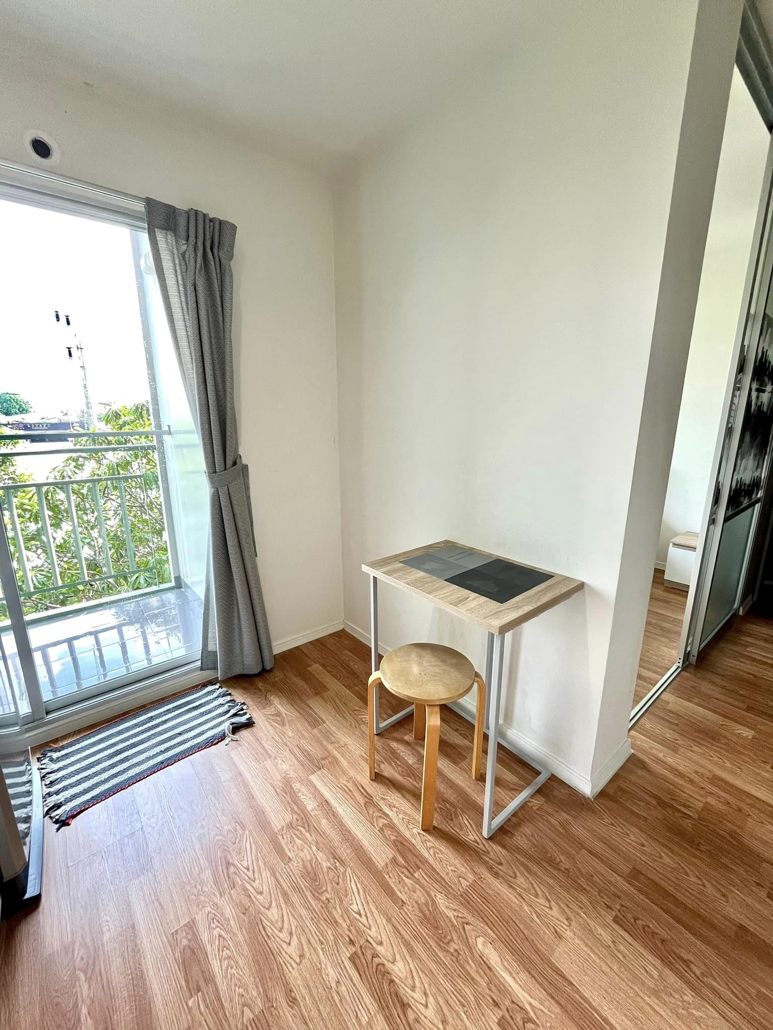 ให้เช่าคอนโด Lumpini Ville Nakhon In - Reverview (ลุมพินี วิลล์ นครอินทร์ - ริเวอร์วิว) - พร้อมเข้าอยู่ได้ทันที่เลย - การเดินทาง: รถไฟฟ้า MRT แยกติวานนท์ 1.3 กม. - ใกล้กระทรวงสาธารณสุข มหาวิทยาลัยเทคโนโลยีพระจอมเกล้าพระนครเหนือ