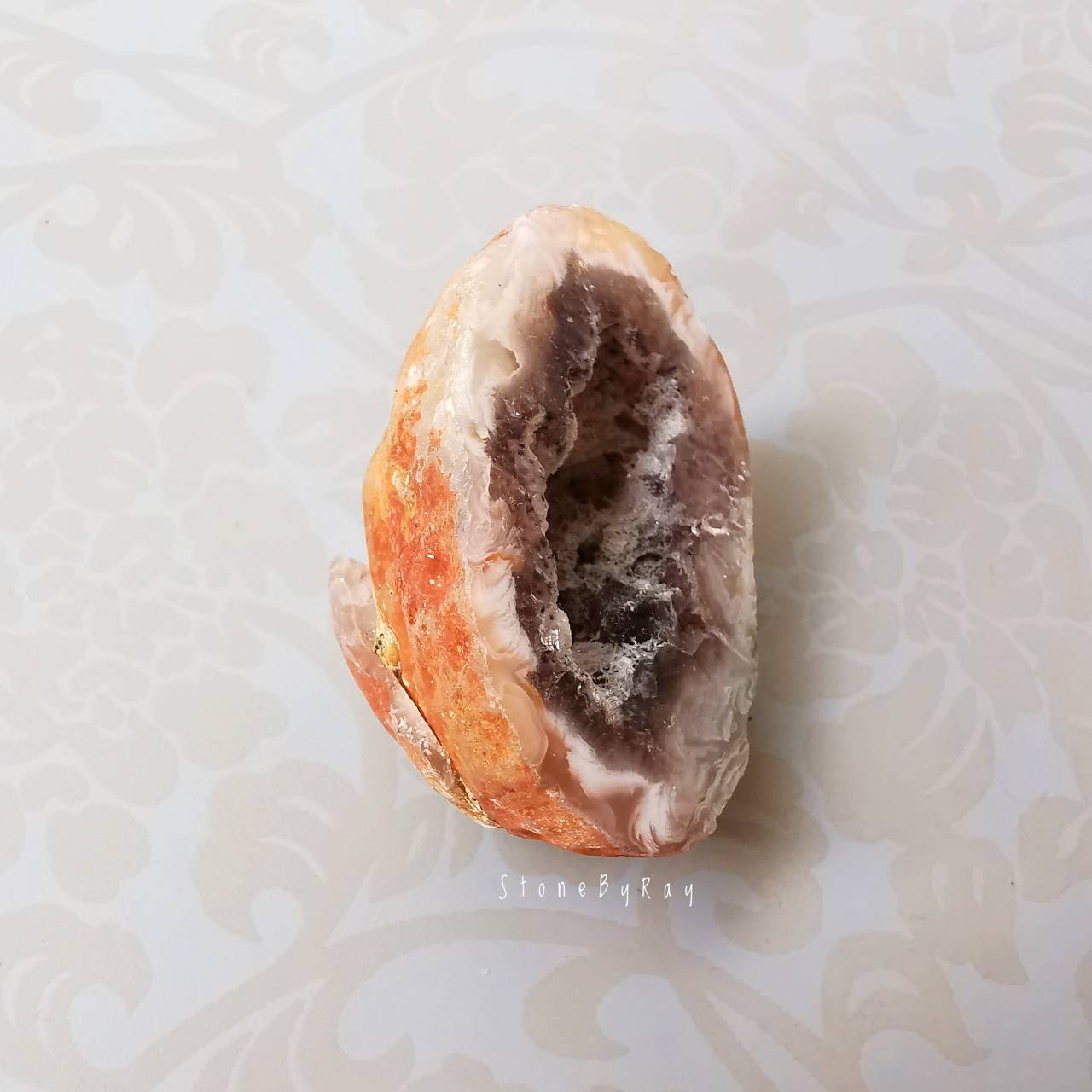 หินจีโอดอเมทิสต์ก้อนธรรมชาติ