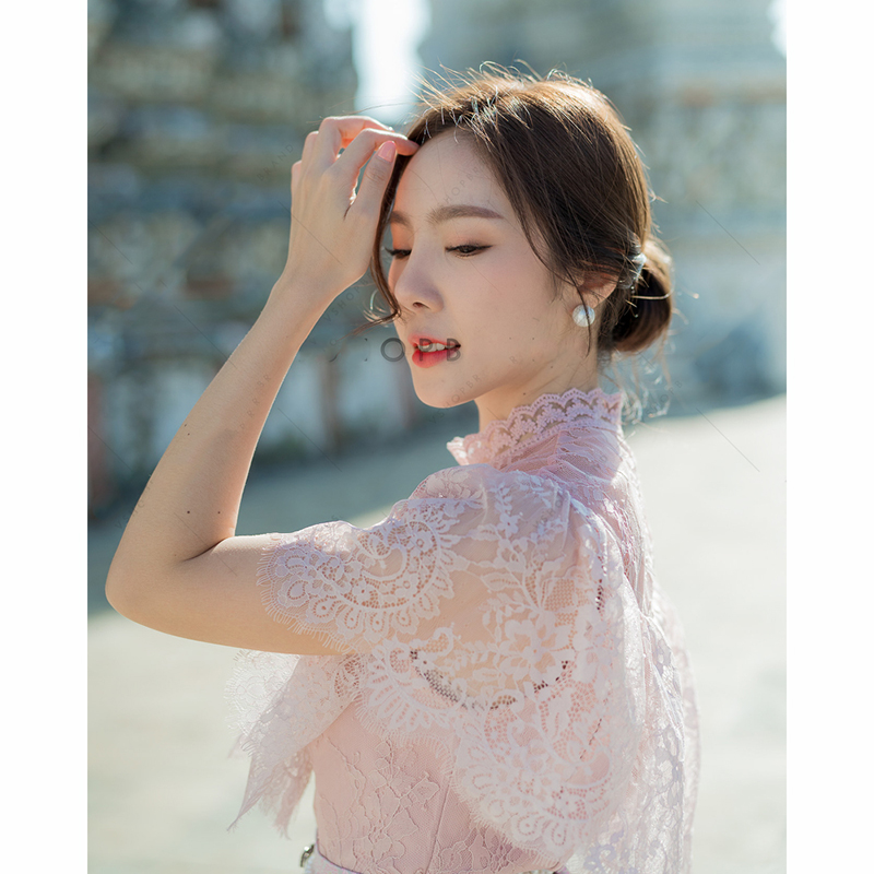 kudapy ชุดไทยประยุกต์สีขาว/สีชมพู งานสวยหรู ดูแพงมากๆ เสื้อลูกไม้แต่งระบายแขนสั้น ระบายรอบตัว ผ้าลูกไม้เนื้อดีมากๆ