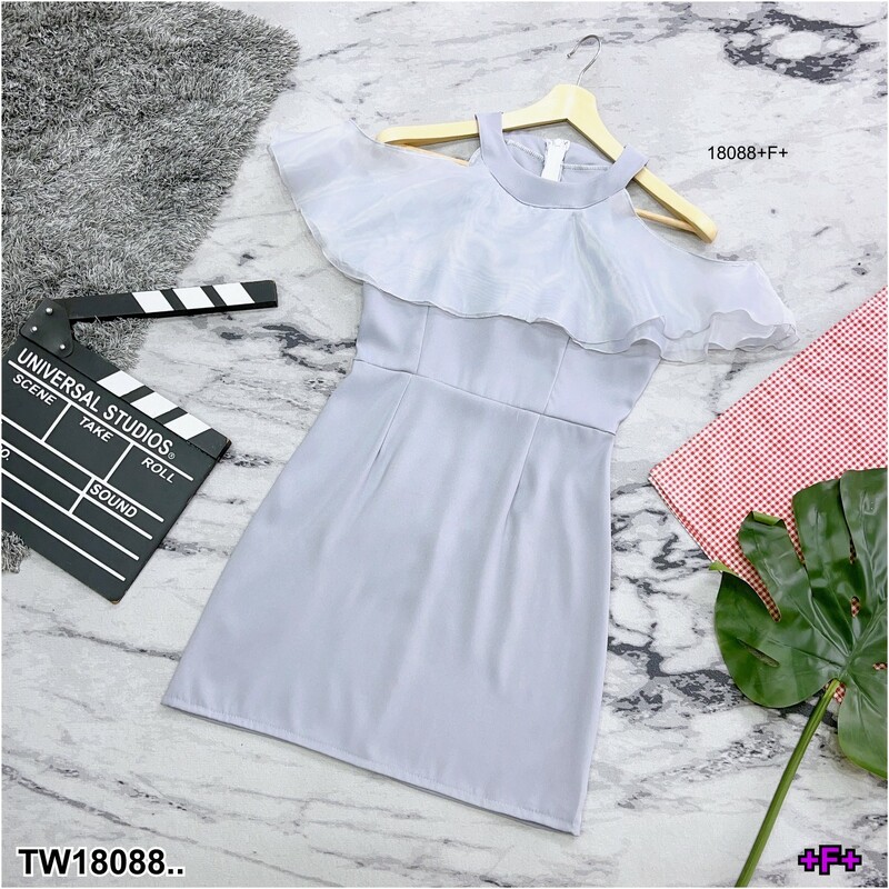 kudapy เดรสออกงาน แต่งผ้าแก้วเนื้อดี ไม่คันนะคะ งานซิปหลัง ทรงสวยมาก ผ้าซาร่า สีพื้น