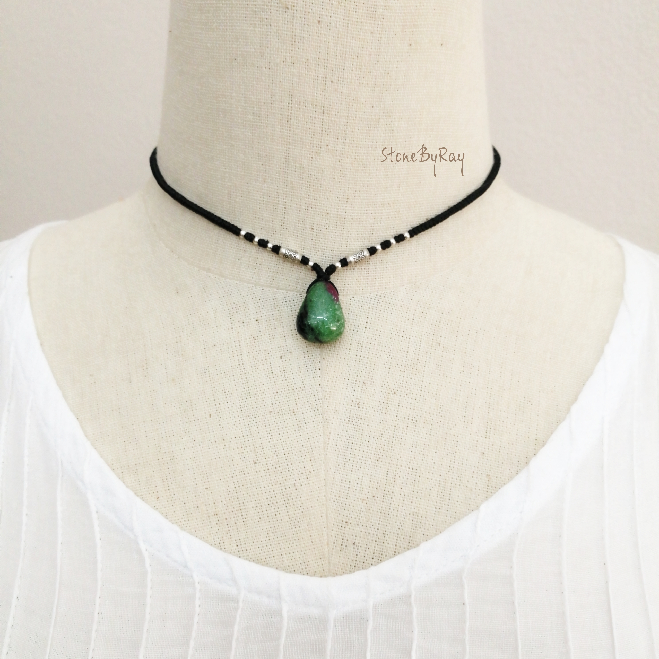 สร้อยคอเชือกถักจี้ทับทิมซอยไซต์