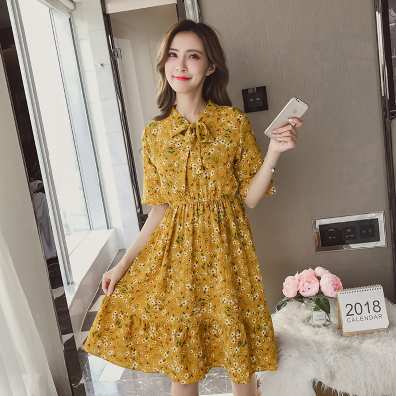 kudapy เดรสสั้นผ้าชีฟองสีเหลืองพิมพ์ลายดอกเล็กๆ คอผูกโบว์ เอวจั้มยืดตามสัดส่วนนะคะ