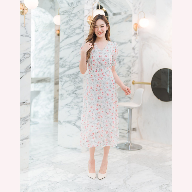 kudapy เดรสยาวสีชมพู/สีฟ้า/สีขาว ลายดอกผ้าปักสวยใส่สบายดูดีน่ารักมากๆ