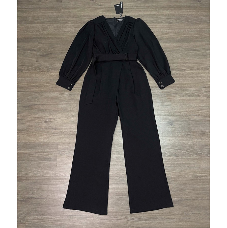 kudapy จั้มสูทขาวยาวสีดำ สีขาว เสื้อชีฟองผ้าพริ้วๆ เย็นใส่สบายมากค่ะ กางเกงมีซับในขาสั้นอย่างดี กระเป๋าจริง เสื้อมีฟองน้ำเสริมที่อก ซิปด้านหลัง