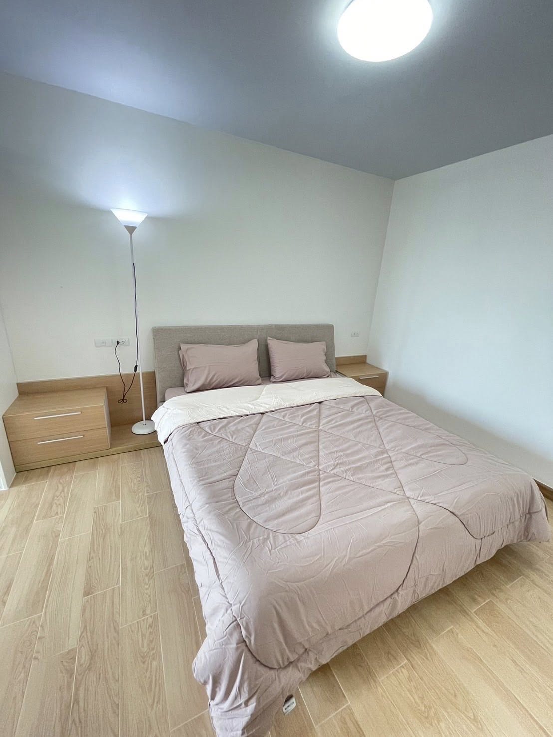 ให้เช่าคอนโด Supalai Park Kaset (ศุภาลัย ปาร์ค เกษตร) High Rise โซนพื้นที่ BTSเสนา เกษตร ห้องแบบ 1ห้องนอน 1ห้องน้ำ 1โซนครัวปิด ขนาดห้อง 52 ตรม. ชั้น 14