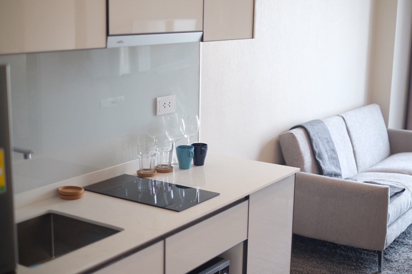 ปล่อยเช่าคอนโด C Ekkamai (ซี เอกมัย) - 1ห้องนอน 1ห้องน้ำ 1ห้องนั่งเล่น - ใกล้ BTS เอกมัย ต้นซอยสุขุมวิท 63 - ขนาดห้อง 35 ตรม. ชั้น 18