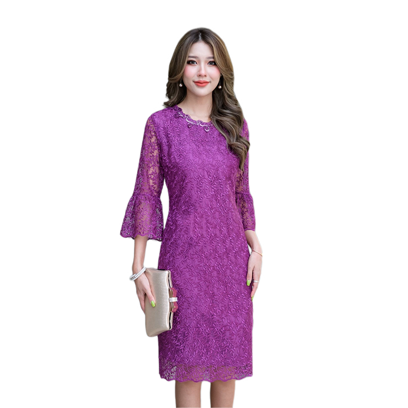 kudapy เดรสลูกไม้เนื้อเงาแขนสามส่วน สีม่วง สีชมพู ปลายแขนระบาย คอเสื้อแต่งเลื่อมเพิ่มความหรูหรา ผ้าสวยเกรดดี มีซับในทั้งชุด แต่งซิปหลัง