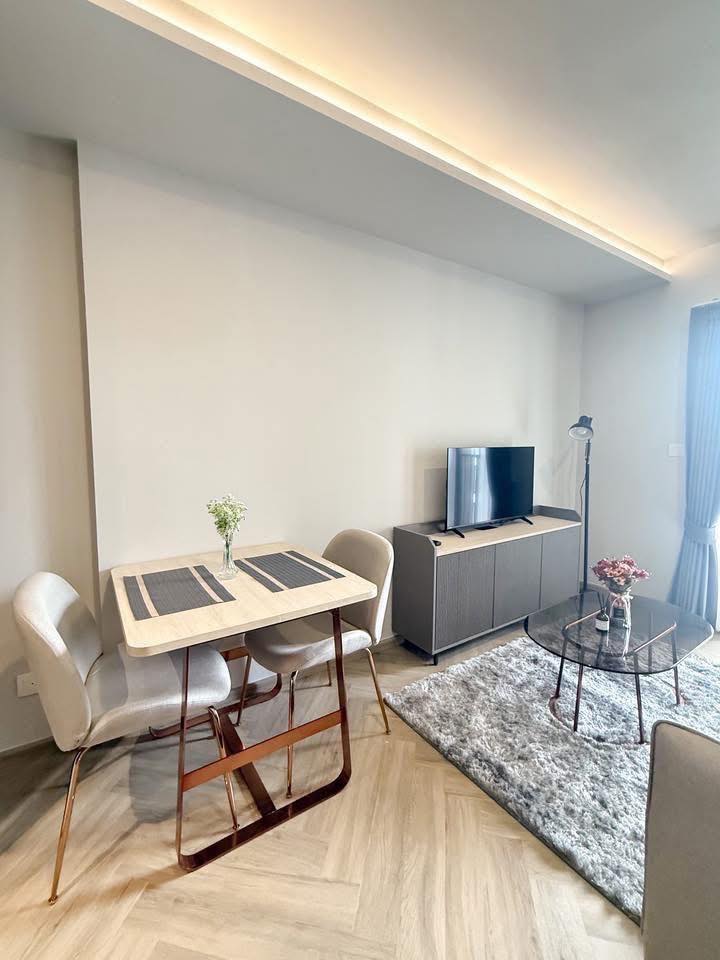 ให้เช่าคอนโด Chapter Thonglor 25 (แชปเตอร์ ทองหล่อ 25) โซนพื้นที่ BTS ทองหล่อ ห้องแบบ 1ห้องนอน / 1ห้องน้ำ / โซนครัวปิด ขนาดห้อง 35 ตรม. ชั้น 8 ตึก B